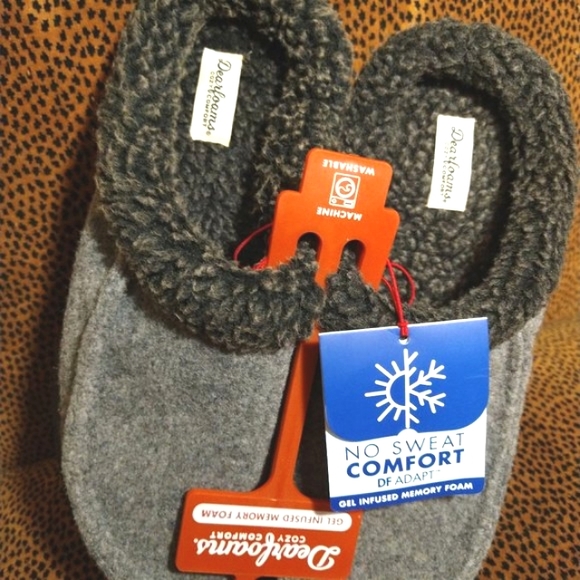 Dearfoams- NWT Gray Men's Moccasins Clog Memory Foam/Sherpa Slippers- Size 9.5 - Picture 5 of 8